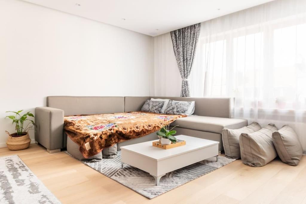 European Heart 2-Bedroom Flat. Brussel Bagian luar foto