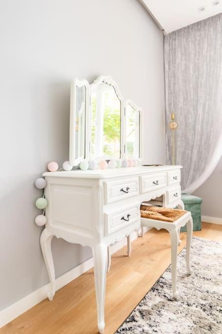 European Heart 2-Bedroom Flat. Brussel Bagian luar foto